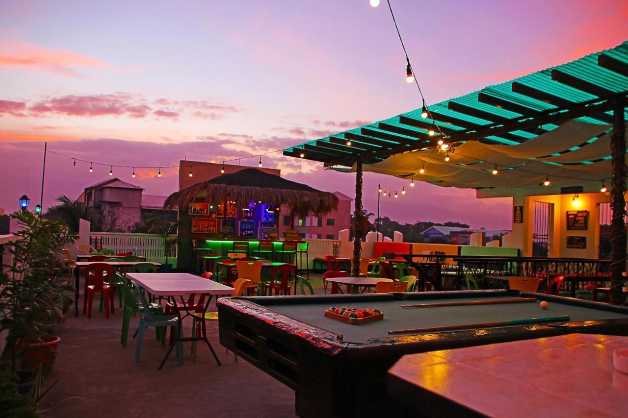 Antwet Backpacker's Inn&Rooftop Bar Dumaguete City Exterior foto