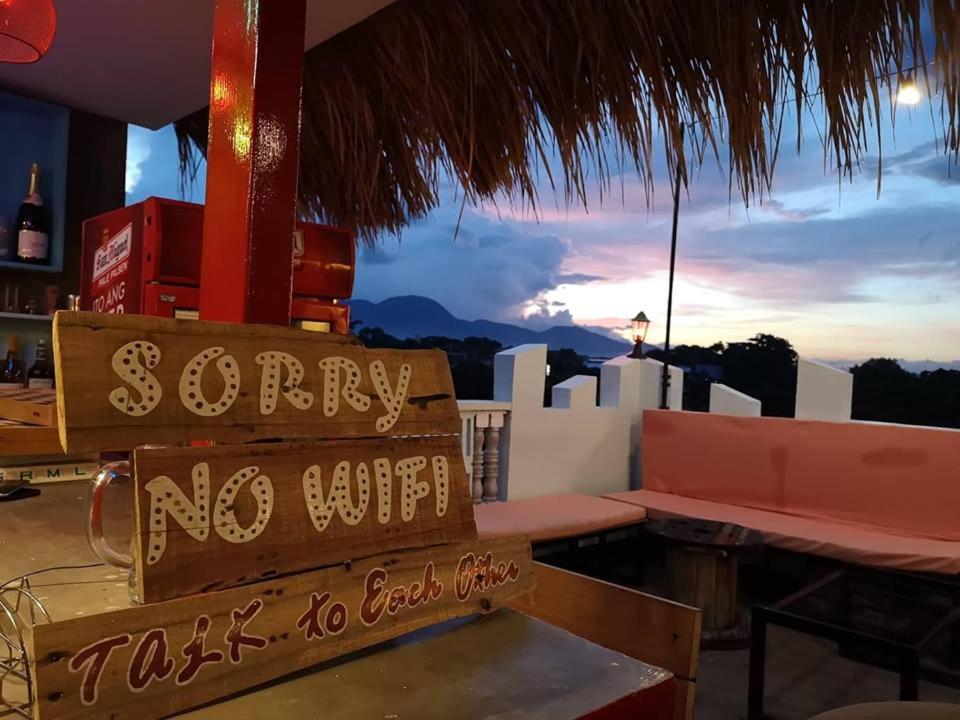 Antwet Backpacker's Inn&Rooftop Bar Dumaguete City Exterior foto